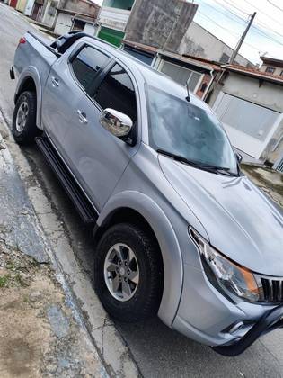 MITSUBISHI L200 TRITON 2.4 16V TURBO DIESEL SPORT HPE-S CD 4P 4X4 AUTOMÁTICO